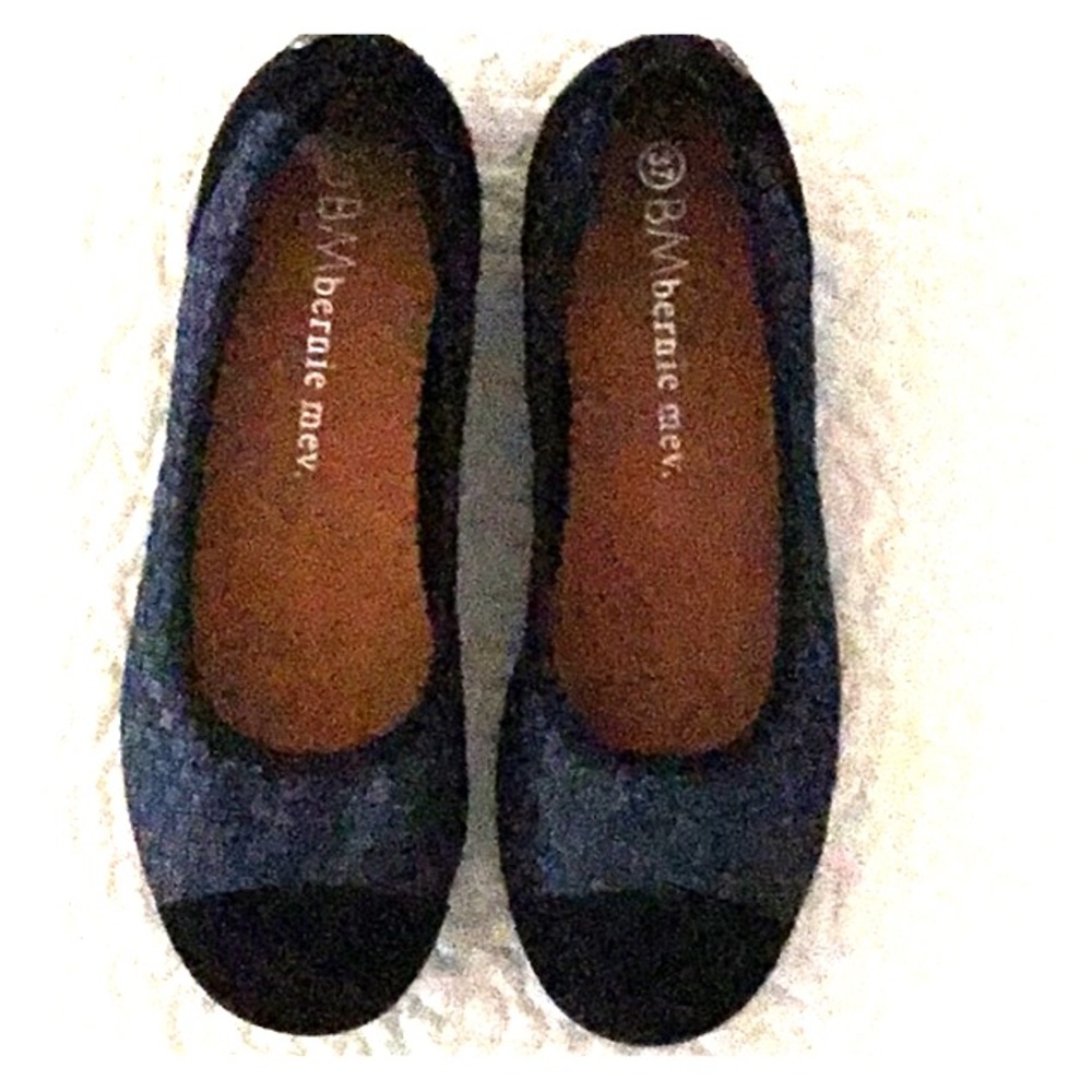 BM Bernie Mev. Size 6 Woven Flat Slip Ons